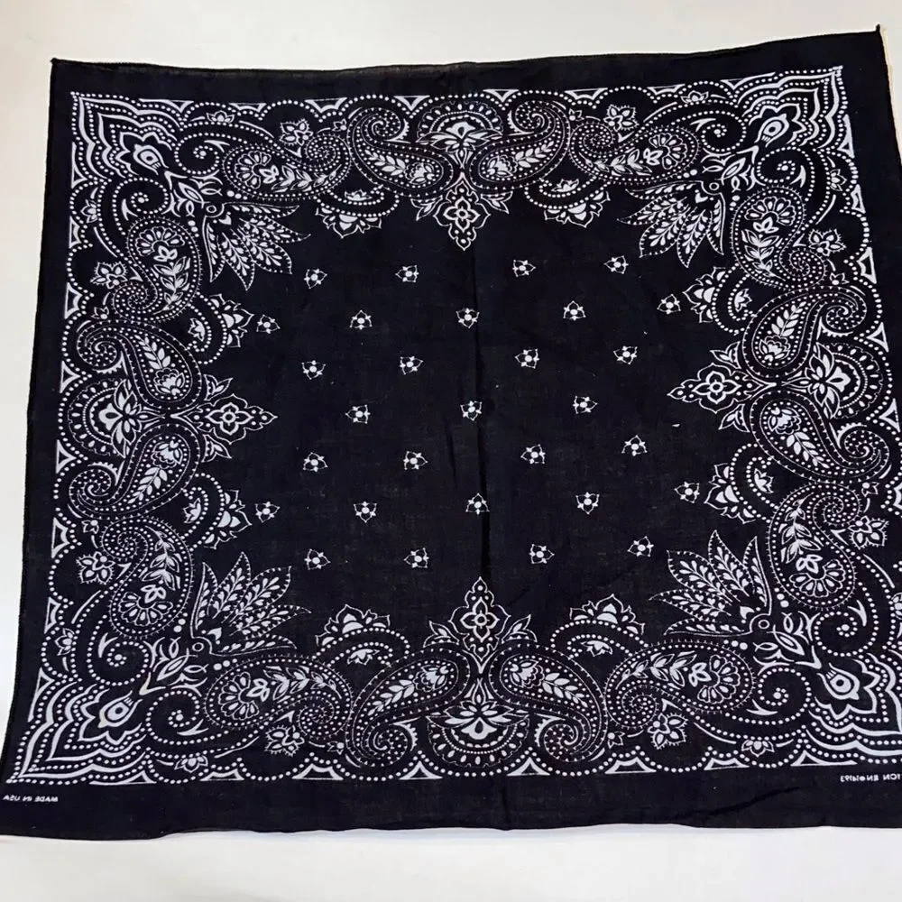 VTG,100% Cotton 14193 RN Black  White Paisley Scarf Size Appropriate 19”X19”